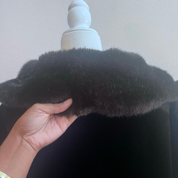 Women's Dark Brown Faux Fur Long Pea Coat Size Mob Wife Old Money Size M - Picture 6 of 6